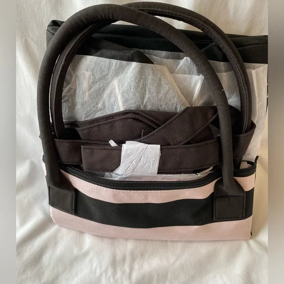 NWT Victoria’s Secret Weekender Tote Black and Pink Expands with shoulder strap - Picture 5 of 15